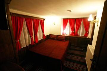 Фото номера Двухместный номер с 1 кроватью Отель Djudjeva Kyshta Hotel г. Панагюриште 5